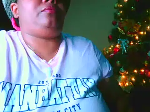 Snapshot of Leidy_quin chatting on 12-21-24, 06:41 Leidy quin online show from 12-21-24, 06:41