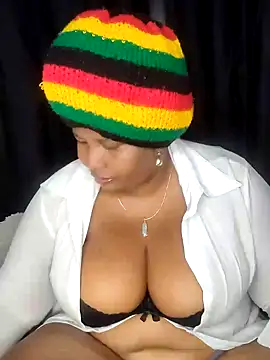 Snapshot of Leidy_quin chatting on 01-09-25, 06:17 Leidy quin online show from 01-09-25, 06:17