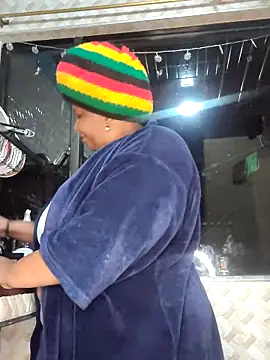 Snapshot of Leidy_quin chatting on 01-10-25, 12:06 Leidy quin online show from 01-10-25, 12:06