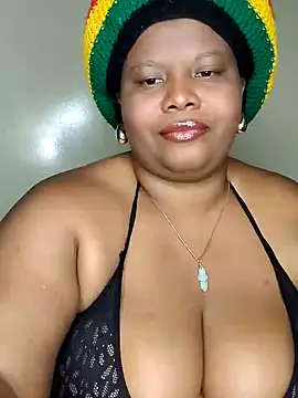 Snapshot of Leidy_quin chatting on 01-19-25, 06:20 Leidy quin online show from 01-19-25, 06:20