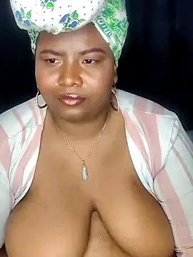 Snapshot of Leidy_quin chatting on 01-23-25, 12:19 Leidy quin online show from 01-23-25, 12:19