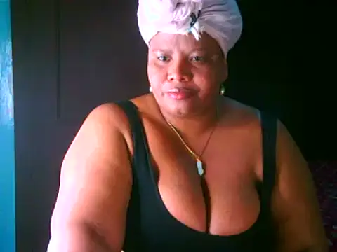 Snapshot of Leidy_quin chatting on 02-13-25, 03:39 Leidy quin online show from 02-13-25, 03:39