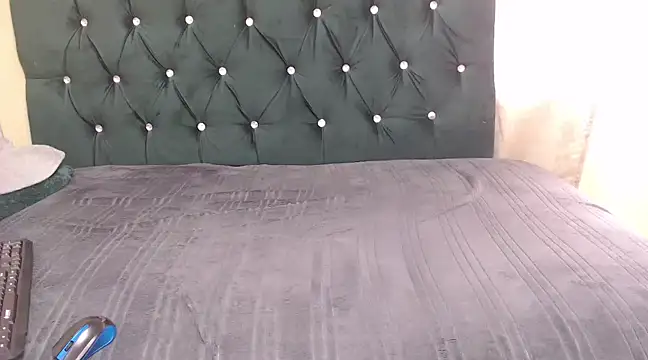 Snapshot of BeautyAuroa chatting on 01-09-25, 08:45 BeautyAuroa online show from 01-09-25, 08:45