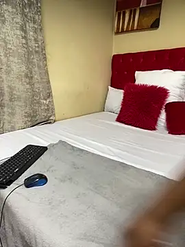 Snapshot of BeautyAuroa chatting on 03-04-25, 05:56 BeautyAuroa online show from 03-04-25, 05:56