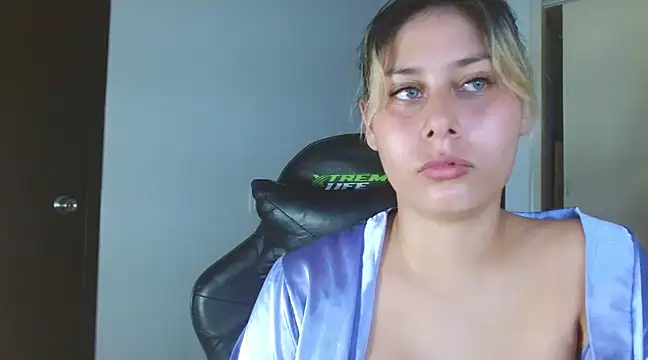 Snapshot of pamela_fox03 chatting on 02-13-25, 11:15 pamela fox03 online show from 02-13-25, 11:15