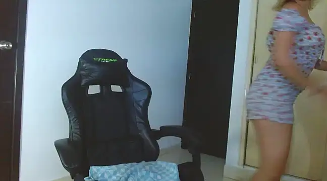 Snapshot of pamela_fox03 chatting on 02-24-25, 11:19 pamela fox03 online show from 02-24-25, 11:19