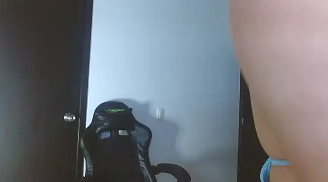 Snapshot of pamela_fox03 chatting on 03-05-25, 11:38 pamela fox03 online show from 03-05-25, 11:38