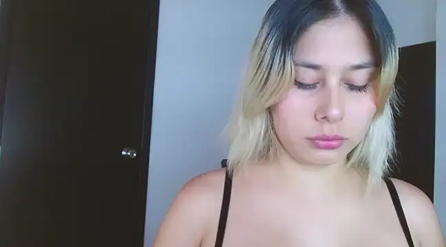 Snapshot of pamela_fox03 chatting on 03-10-25, 08:45 pamela fox03 online show from 03-10-25, 08:45