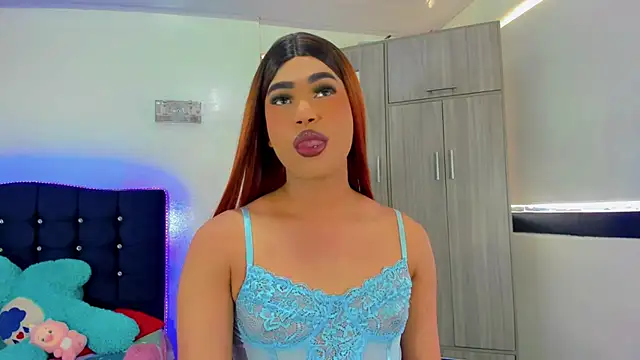 Hellen moons   online show from 09-24-25, 07:06