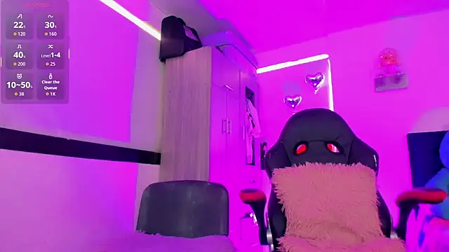 Hellen moons   online show from 04-24-26, 07:05