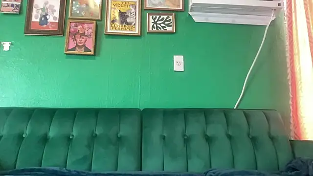 BaileyBaird online show from 12-11-24, 04:31