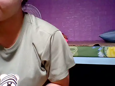 Mimi18x online show from 10-30-25, 02:57