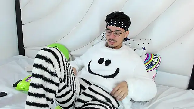 Hugo Coopers online show from 03-17-25, 03:57