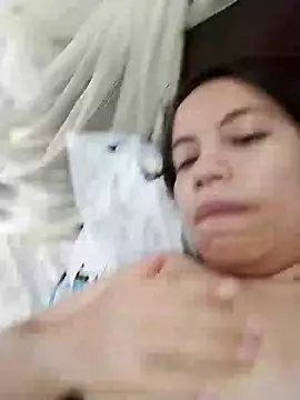 Snapshot of lisseth chatting on 12-10-24, 01:11 lisseth online show from 12-10-24, 01:11