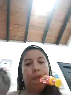 Snapshot of lisseth chatting on 02-09-25, 03:32 lisseth online show from 02-09-25, 03:32