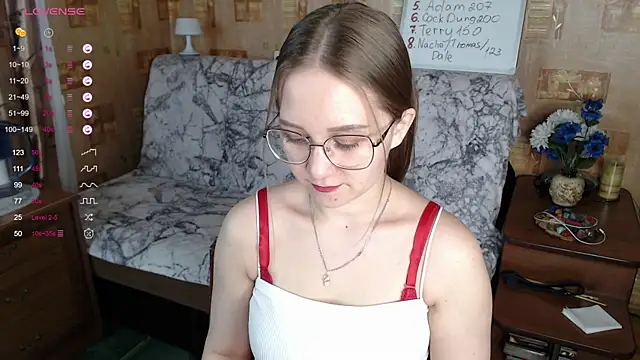 Snapshot of Miatiny chatting on 12-07-24, 10:45 Miatiny online show from 12-07-24, 10:45