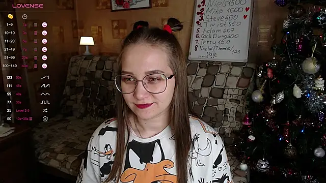 Snapshot of Miatiny chatting on 12-13-24, 01:33 Miatiny online show from 12-13-24, 01:33