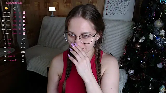 Snapshot of Miatiny chatting on 12-21-24, 03:09 Miatiny online show from 12-21-24, 03:09