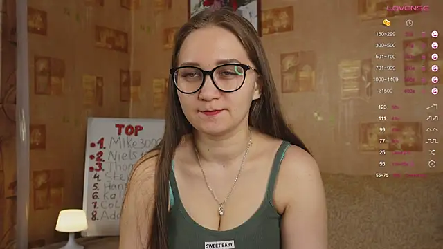 Snapshot of Miatiny chatting on 01-31-25, 02:39 Miatiny online show from 01-31-25, 02:39