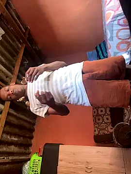 Snapshot of skyfall200 chatting on 11-20-25, 04:56 skyfall200 online show from 11-20-25, 04:56