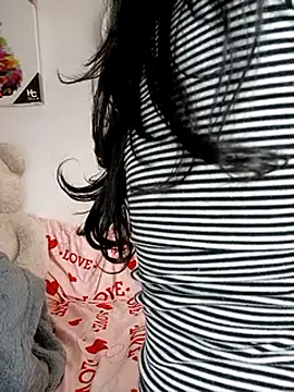 Snapshot of KimPielCanela chatting on 02-18-25, 06:15 KimPielCanela online show from 02-18-25, 06:15