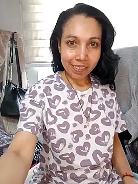 Snapshot of KimPielCanela chatting on 09-15-25, 06:19 KimPielCanela online show from 09-15-25, 06:19