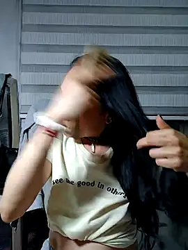 Snapshot of KimPielCanela chatting on 09-23-25, 12:13 KimPielCanela online show from 09-23-25, 12:13