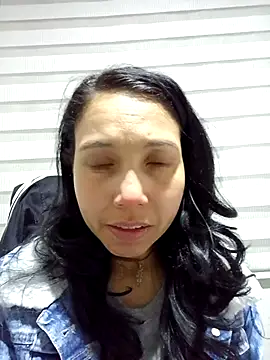 Snapshot of KimPielCanela chatting on 09-29-25, 01:11 KimPielCanela online show from 09-29-25, 01:11