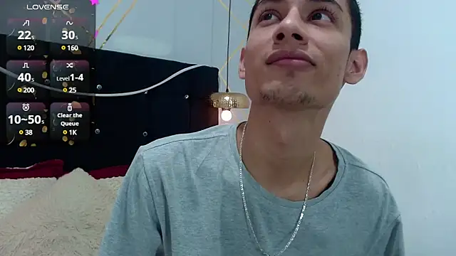 Snapshot of Oliver_king_sex chatting on 12-29-24, 05:44 Oliver king sex online show from 12-29-24, 05:44