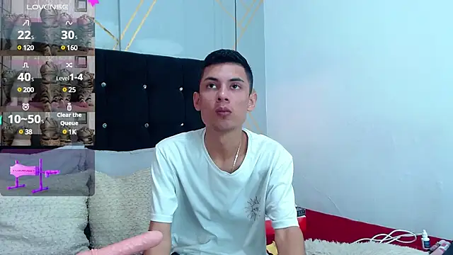 Snapshot of Oliver_king_sex chatting on 01-17-25, 04:04 Oliver king sex online show from 01-17-25, 04:04