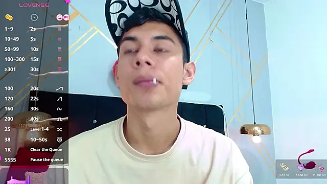 Snapshot of Oliver_king_sex chatting on 03-04-25, 05:24 Oliver king sex online show from 03-04-25, 05:24