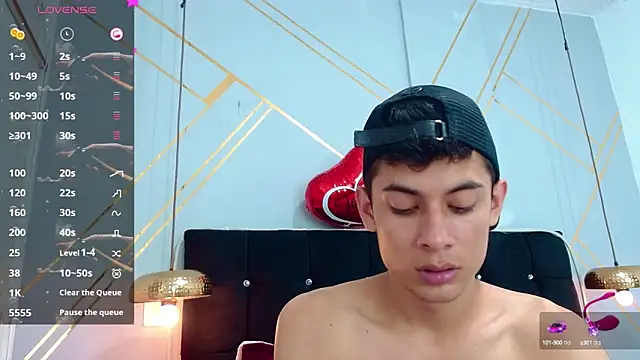 Snapshot of Oliver_king_sex chatting on 03-04-25, 11:32 Oliver king sex online show from 03-04-25, 11:32