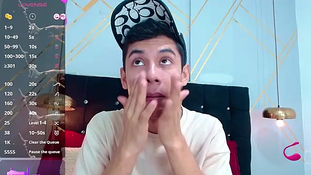 Snapshot of Oliver_king_sex chatting on 03-11-25, 05:46 Oliver king sex online show from 03-11-25, 05:46