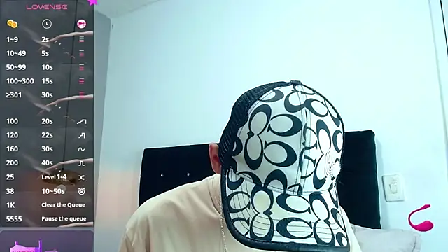 Snapshot of Oliver_king_sex chatting on 03-21-25, 05:56 Oliver king sex online show from 03-21-25, 05:56