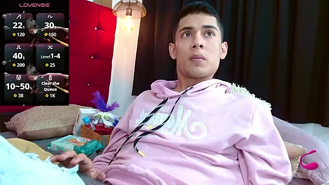 Snapshot of Oliver_king_sex chatting on 09-20-25, 06:53 Oliver king sex online show from 09-20-25, 06:53