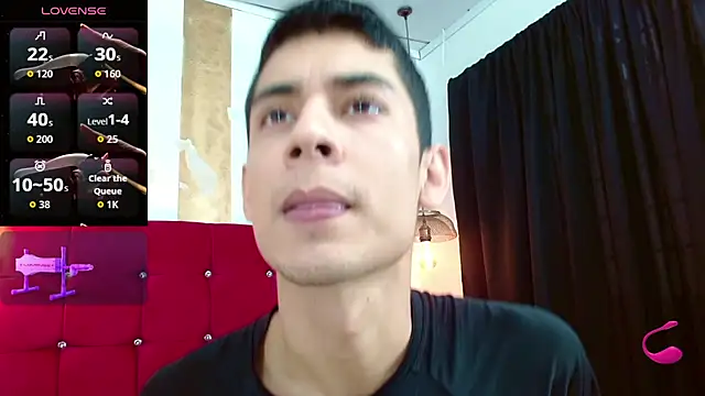 Snapshot of Oliver_king_sex chatting on 10-20-25, 03:23 Oliver king sex online show from 10-20-25, 03:23