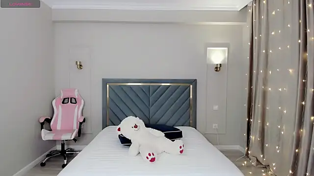 Snapshot of oxxx_me chatting on 01-10-25, 05:45 oxxx me online show from 01-10-25, 05:45