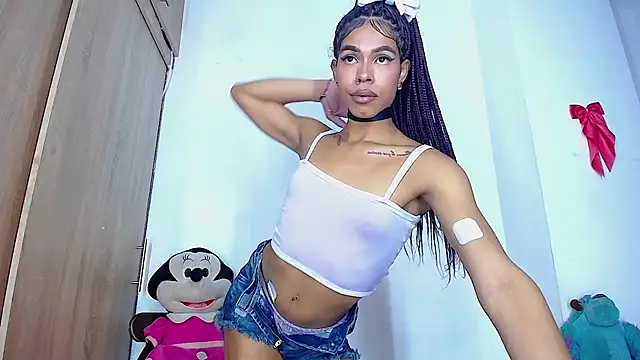 Snapshot of bloom444 chatting on 02-12-25, 08:06 bloom444 online show from 02-12-25, 08:06