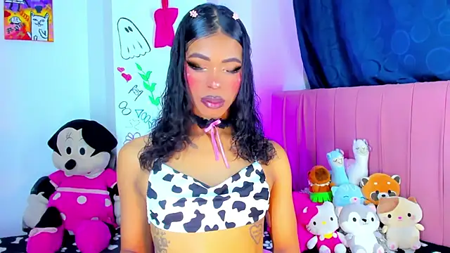 Snapshot of bloom444 chatting on 09-28-25, 04:51 bloom444 online show from 09-28-25, 04:51