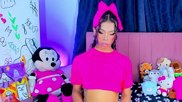 Snapshot of bloom444 chatting on 10-12-25, 11:26 bloom444 online show from 10-12-25, 11:26