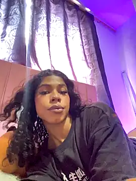 Snapshot of bloom444 chatting on 11-04-25, 03:44 bloom444 online show from 11-04-25, 03:44