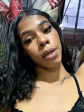 Snapshot of bloom444 chatting on 11-23-25, 10:42 bloom444 online show from 11-23-25, 10:42