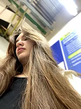 Holly Molii online show from 12-05-24, 05:04