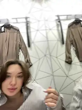 Holly Molii online show from 12-12-24, 08:25