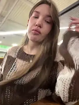 Holly Molii online show from 12-20-24, 08:28