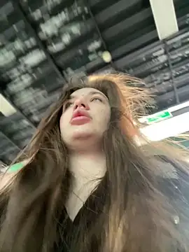 Holly Molii online show from 12-28-24, 05:33