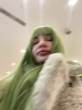 Holly Molii online show from 01-09-25, 05:23