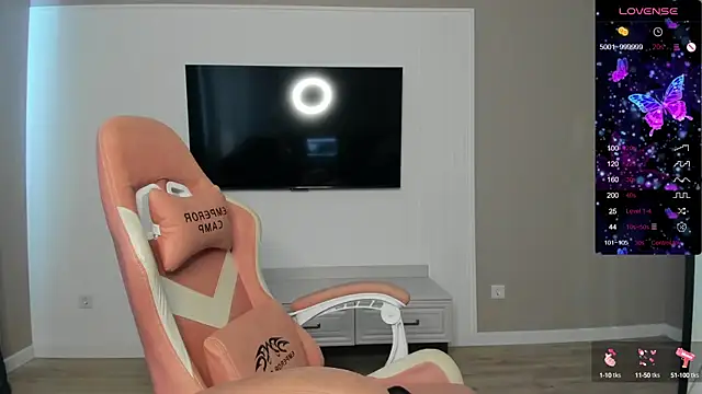 Holly Molii online show from 09-19-25, 02:24