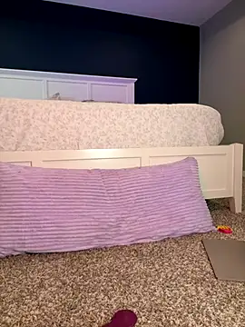 Naughty pussy2cum online show from 09-13-25, 09:09