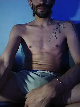 Snapshot of johngil0995 chatting on 11-03-25, 02:51 johngil0995 online show from 11-03-25, 02:51